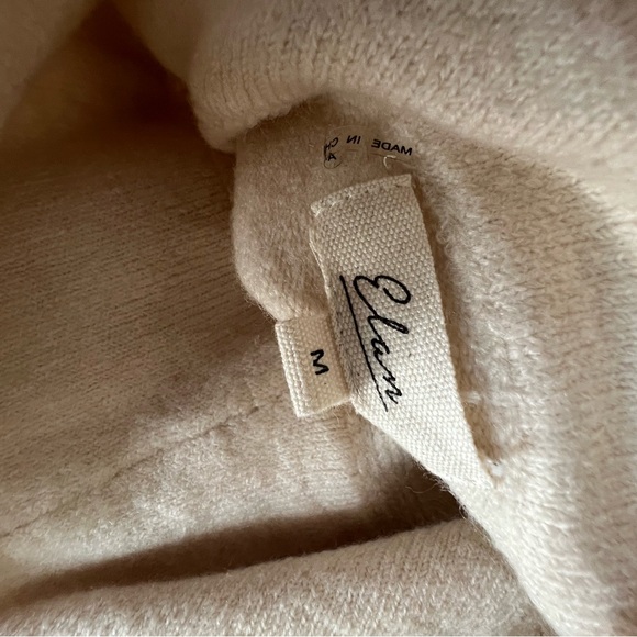 Asymmetrical Sweater - Picture 5 of 10